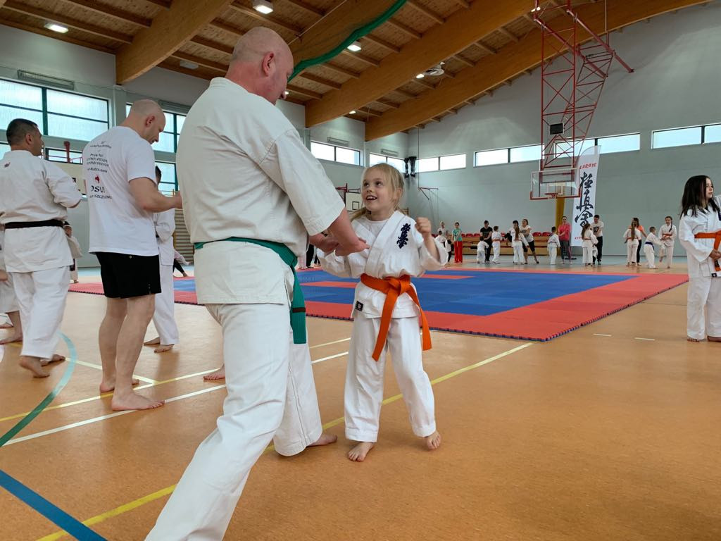 Karate Kyokushin. Rodzice trenowali razem z dziećmi [ZDJĘCIA]
