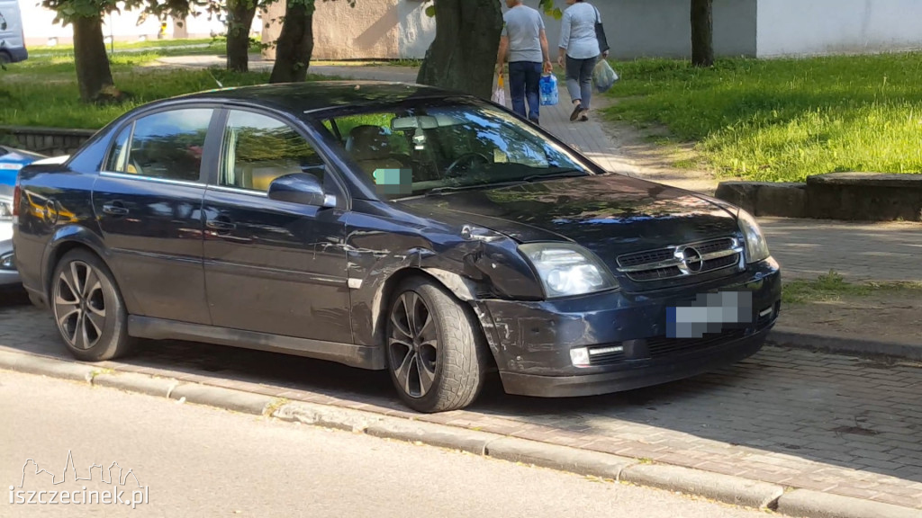 Wjechała na skrzyżowanie na czerwonym świetle. Zderzyła się z toyotą