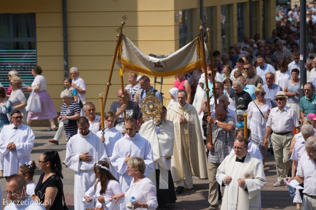 Boże Ciało w Szczecinku. Tłumy na procesjach