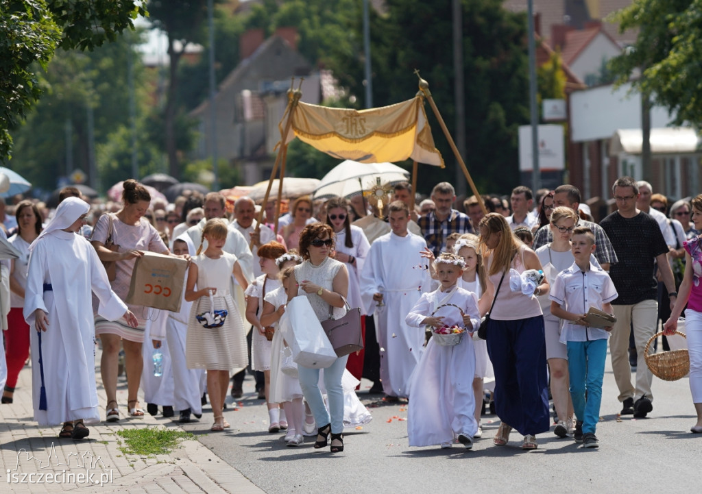 Boże Ciało w Szczecinku. Tłumy na procesjach