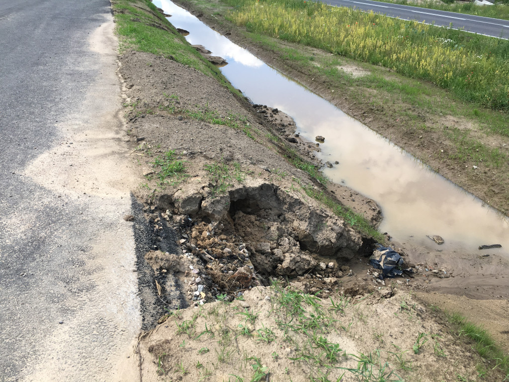 Budowa obwodnicy Szczecinka. Wielomilionową inwestycję wypłukuje deszcz