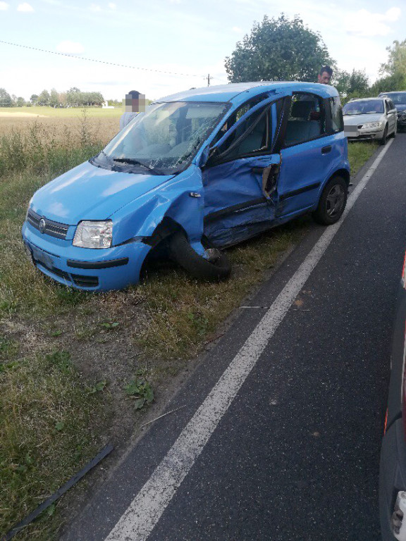 Wypadek na drodze wojewódzkiej nr 172. Trzy osoby w szpitalu