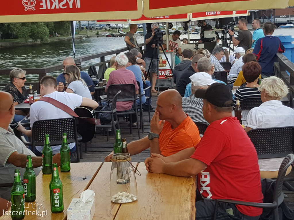 Muzyczny Pomost, czyli wspólne granie na gitarach nad Trzesieckiem