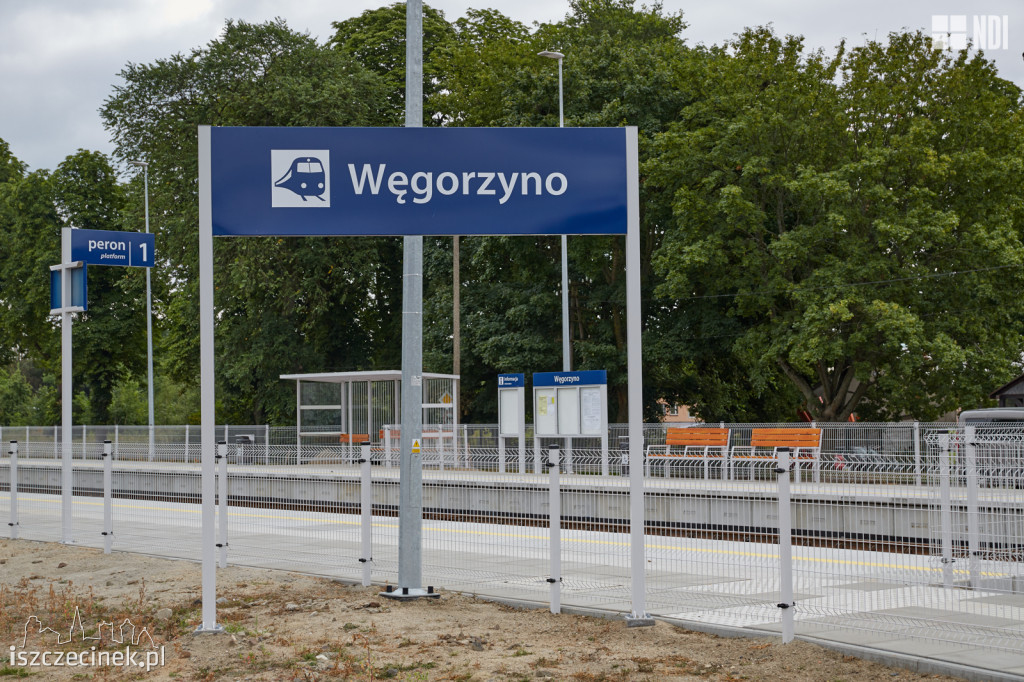 Pociąg szlifierka na torach pod Szczecinkiem