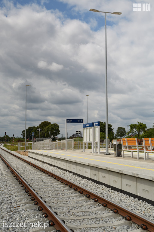 Pociąg szlifierka na torach pod Szczecinkiem