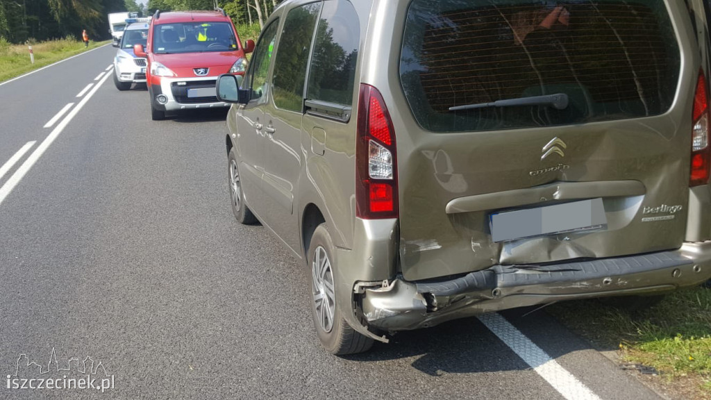 Niebezpiecznie na DK-11. Seat wjechał w tył citroena