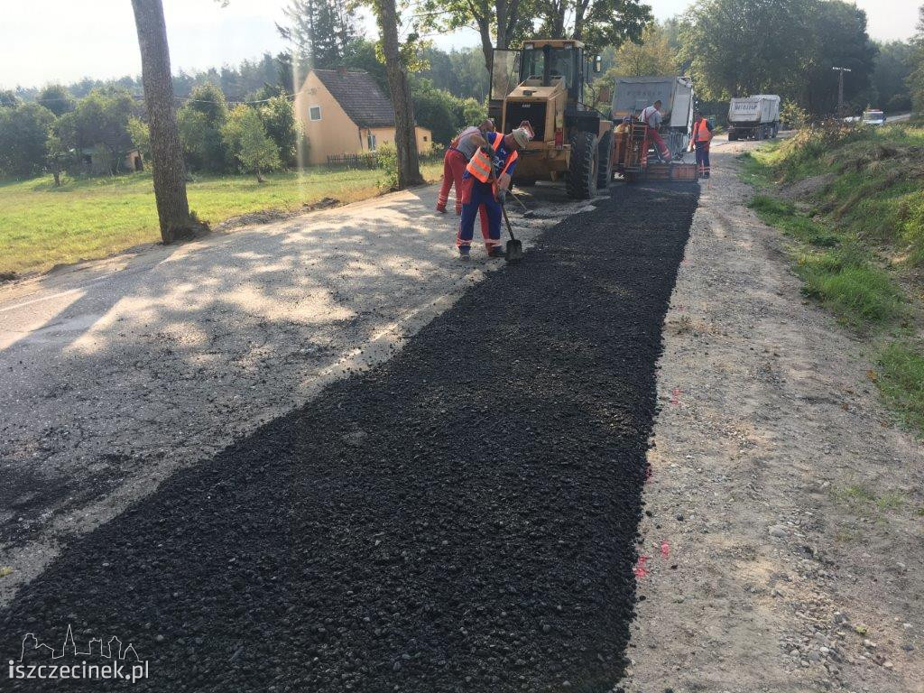 Trwają prace drogowe w Sępolnie Wielkim