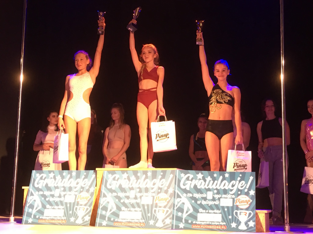 Medalowe dziewczynki z Fly Pole Dance