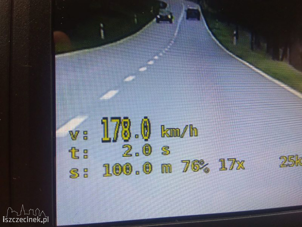 Piraci drogowi w ujęciu kamery policyjnego BMW