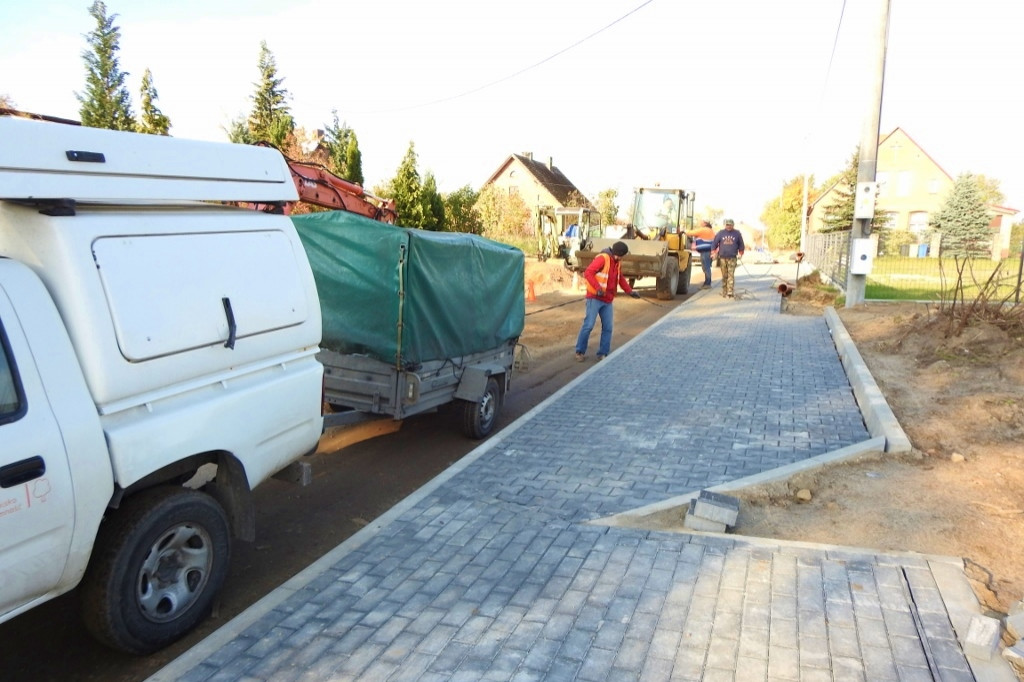 Budowa drogi w Dzikach. Z wizytą na placu budowy