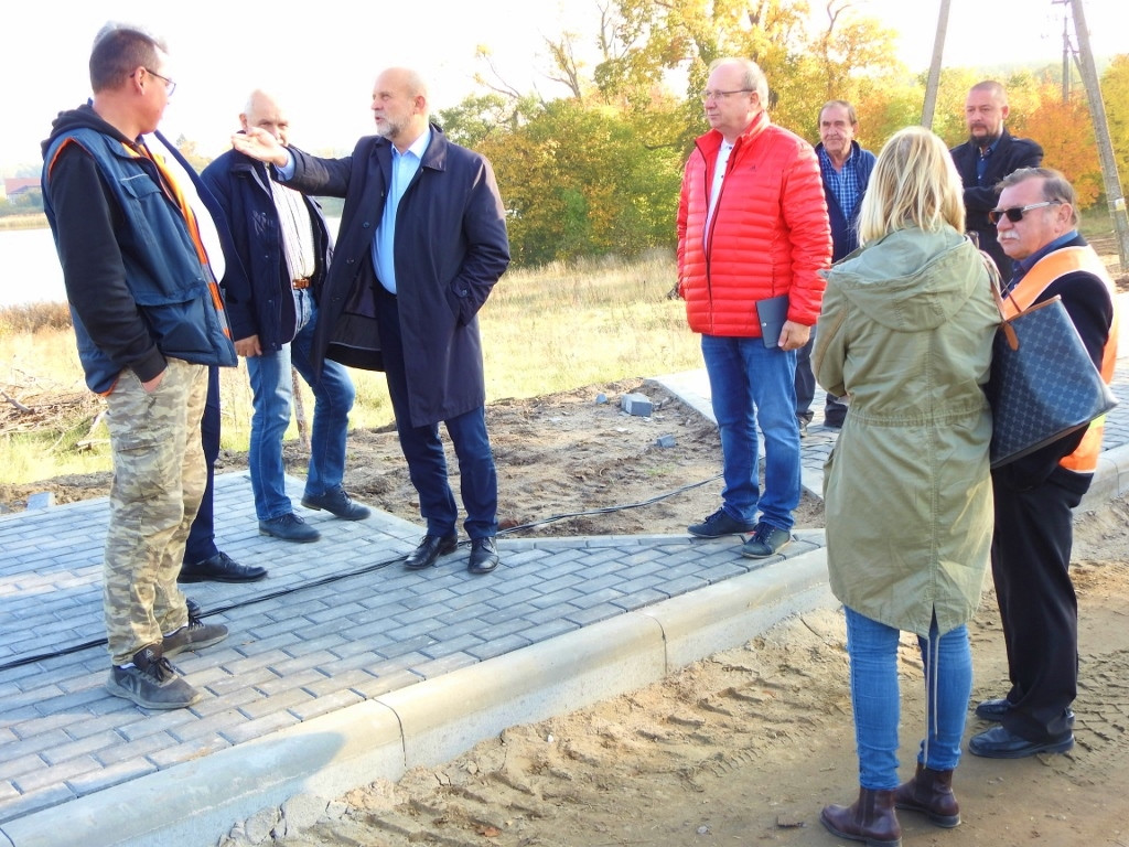 Budowa drogi w Dzikach. Z wizytą na placu budowy