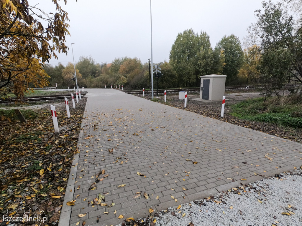 Absurd drogowo-kolejowy w Sitnie. Nowy przejazd jest, ale nie można z niego korzystać