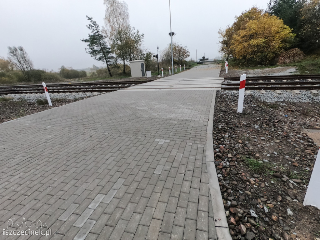 Absurd drogowo-kolejowy w Sitnie. Nowy przejazd jest, ale nie można z niego korzystać