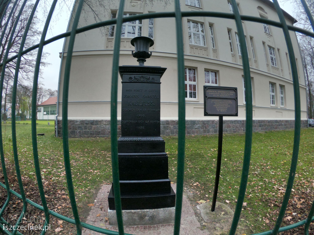 Pomnik Jana Samuela Kaulfussa