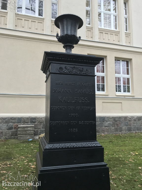 Pomnik Jana Samuela Kaulfussa