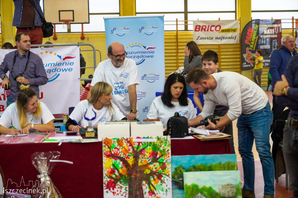 VIII Turniej Charytatywny w Piłce Siatkowej [ZDJĘCIA]