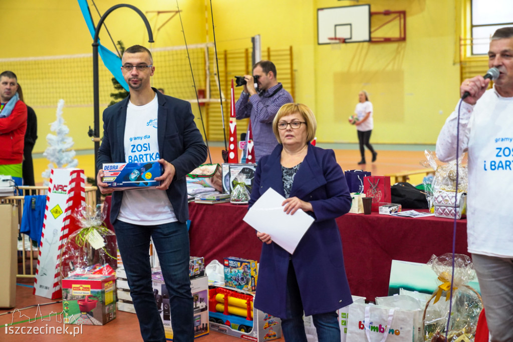 VIII Turniej Charytatywny w Piłce Siatkowej [ZDJĘCIA]