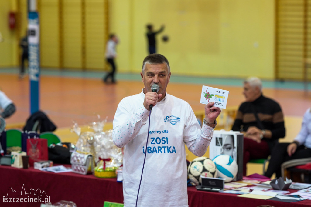 VIII Turniej Charytatywny w Piłce Siatkowej [ZDJĘCIA]