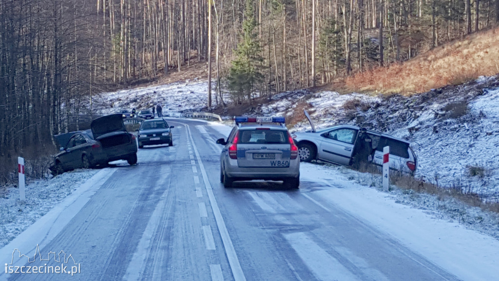Ślisko i niebezpiecznie na drogach. Wypadek pod Barwicami