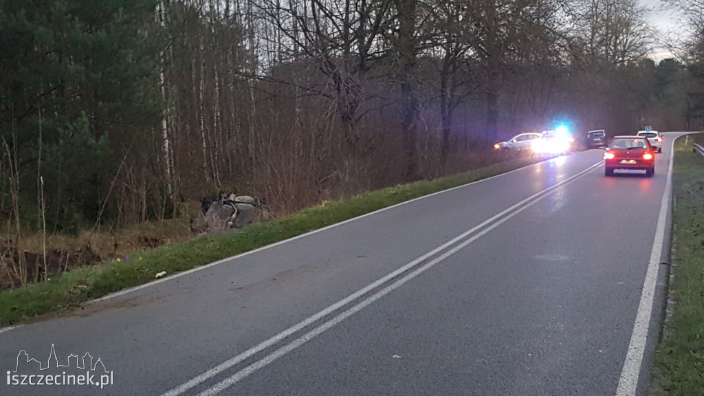 Kolejne dachowanie. Niebezpiecznie na drogach w regionie