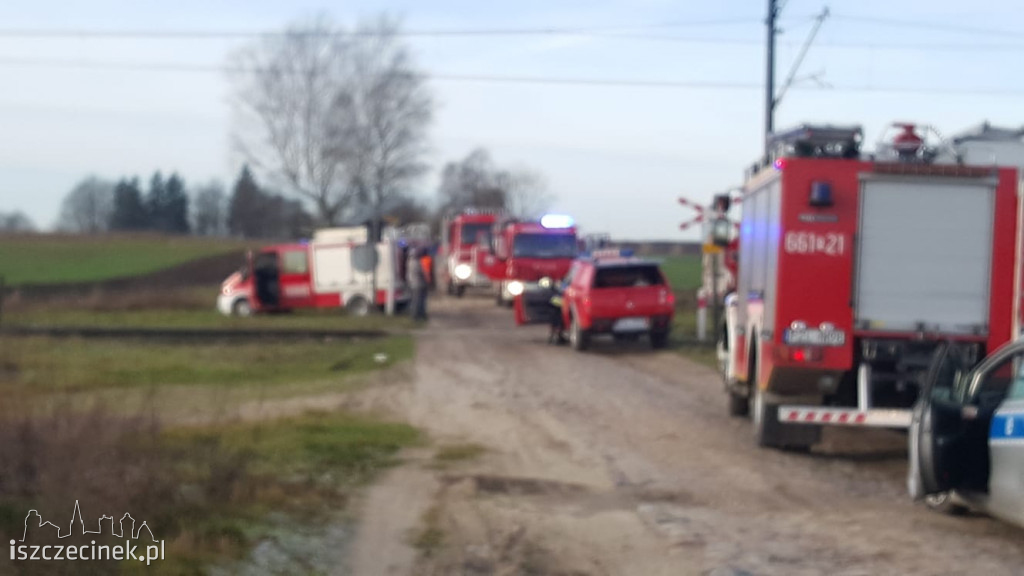 Zderzenie pociągu z samochodem. Opóźnienia w ruchu pociągów