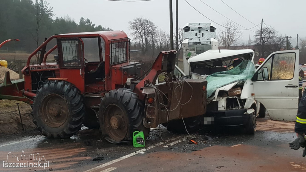 Zderzenie busa z LKT