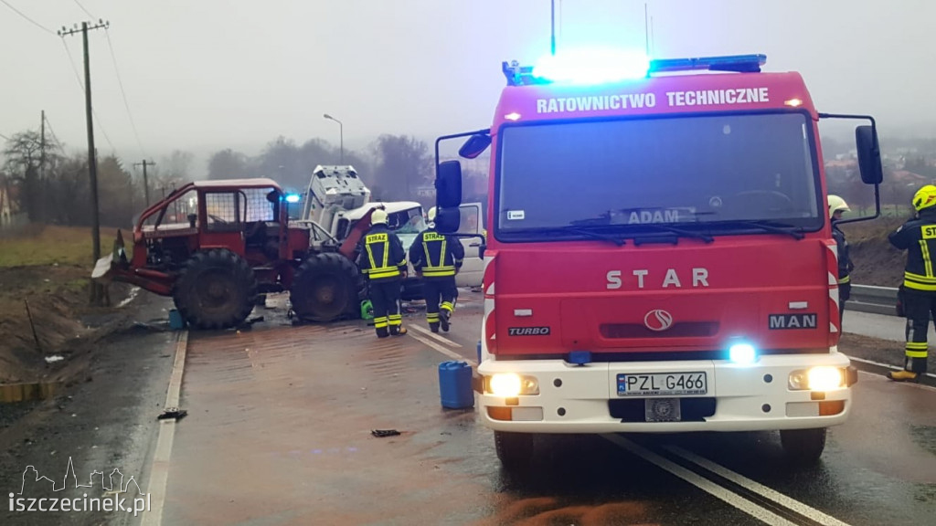 Zderzenie busa z LKT