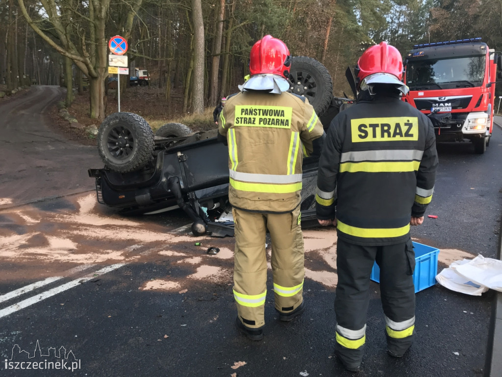 Groźny wypadek na Jeleniu. Dachowała terenówka