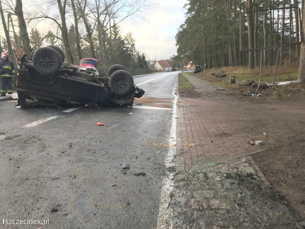 Groźny wypadek na Jeleniu. Dachowała terenówka