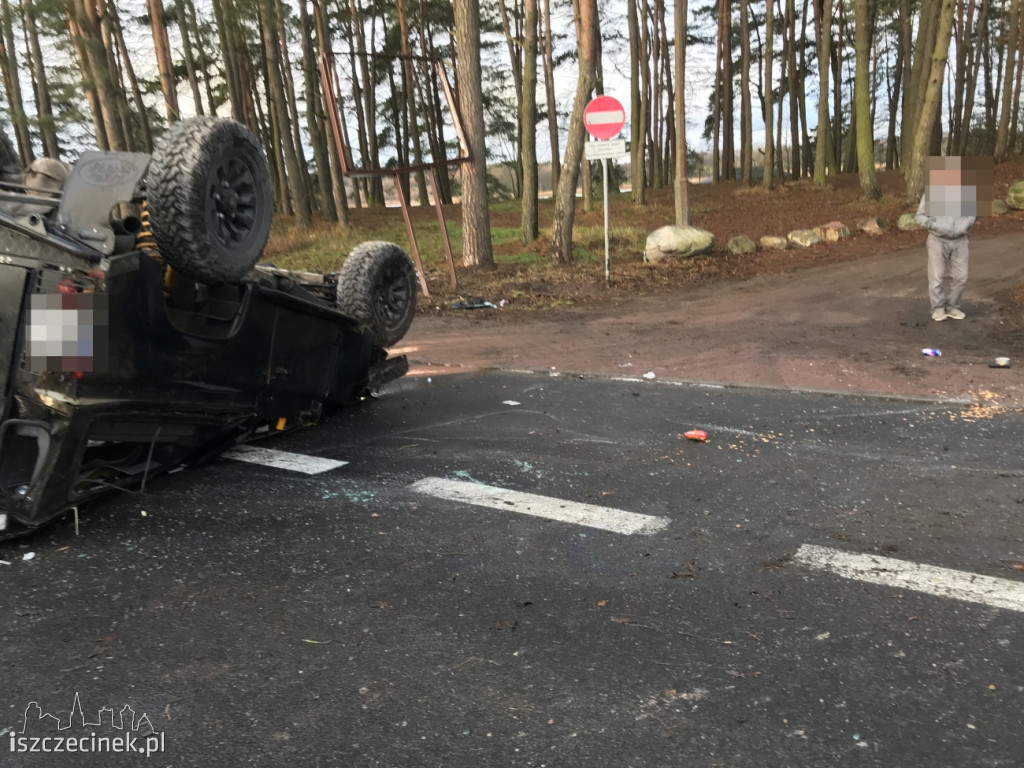Groźny wypadek na Jeleniu. Dachowała terenówka