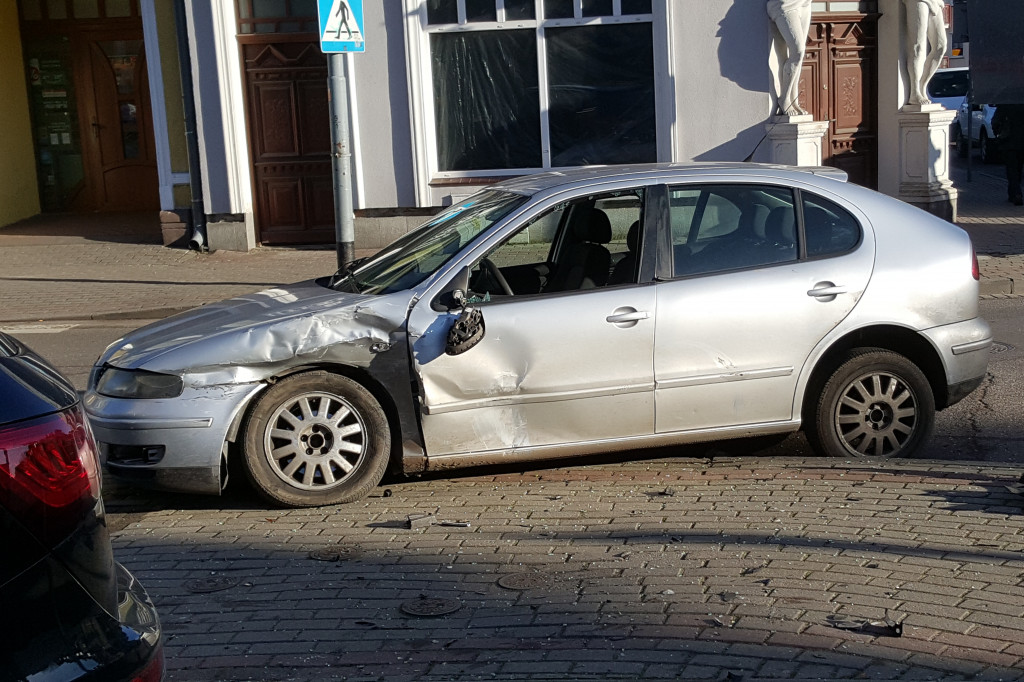 Wypadek w centrum miasta. Jedna osoba trafiła do szpitala