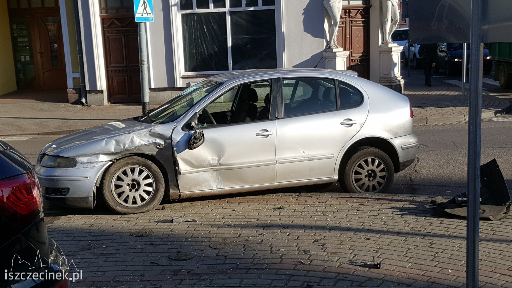 Wypadek w centrum miasta. Jedna osoba trafiła do szpitala