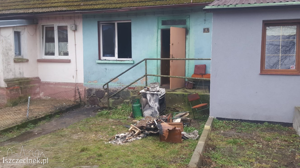 Pożar mieszkania w Godzimierzu [ZDJĘCIA]