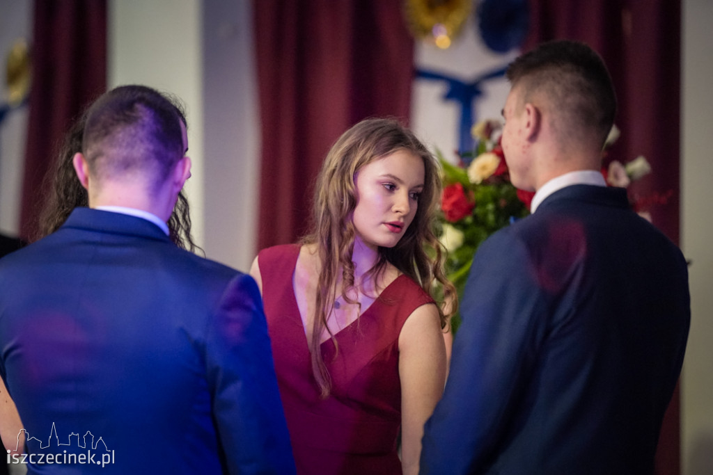 Studniówka 2020. Na balu maturalnym bawili się uczniowie ekonomika