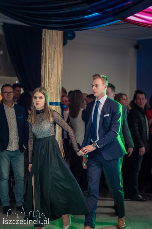 Studniówka 2020. Na balu maturalnym bawili się uczniowie ekonomika