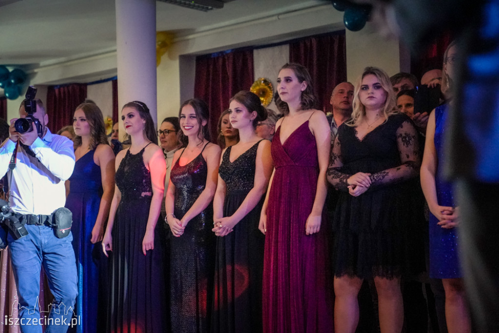 Studniówka 2020. Na balu maturalnym bawili się uczniowie ekonomika