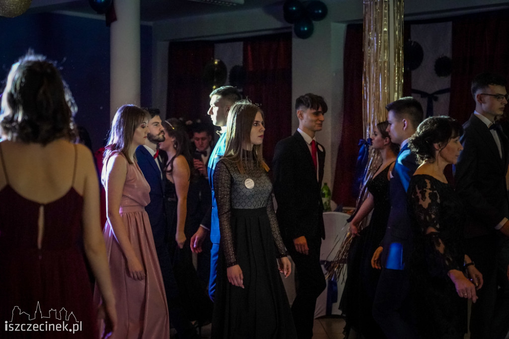 Studniówka 2020. Na balu maturalnym bawili się uczniowie ekonomika