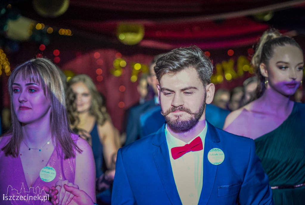 Studniówka 2020. Na balu maturalnym bawili się uczniowie ekonomika