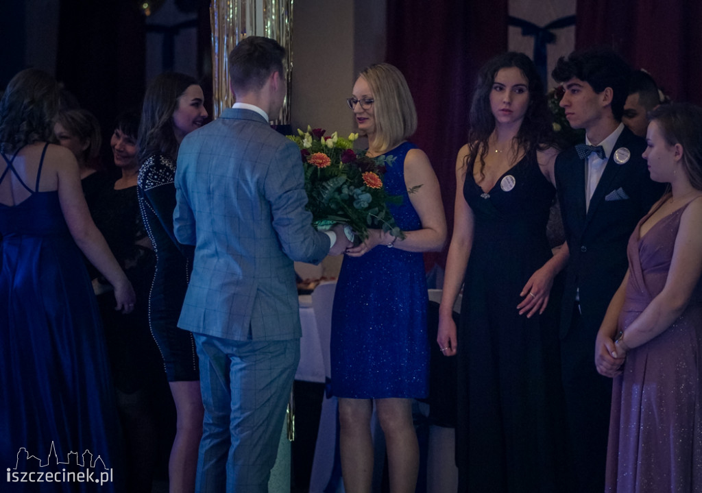 Studniówka 2020. Na balu maturalnym bawili się uczniowie ekonomika