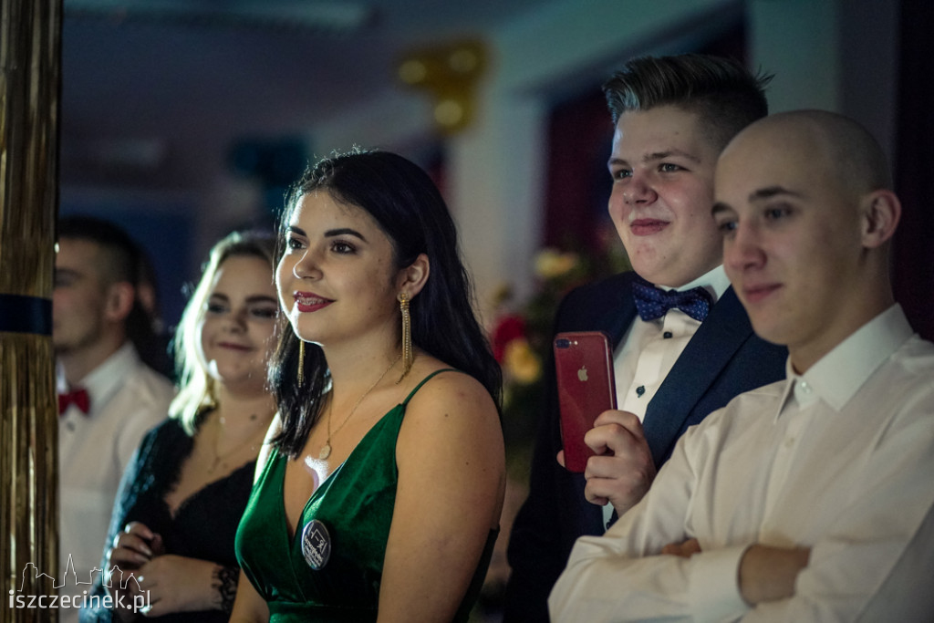Studniówka 2020. Na balu maturalnym bawili się uczniowie ekonomika