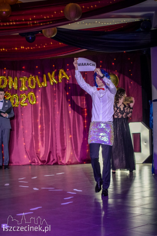 Studniówka 2020. Na balu maturalnym bawili się uczniowie ekonomika