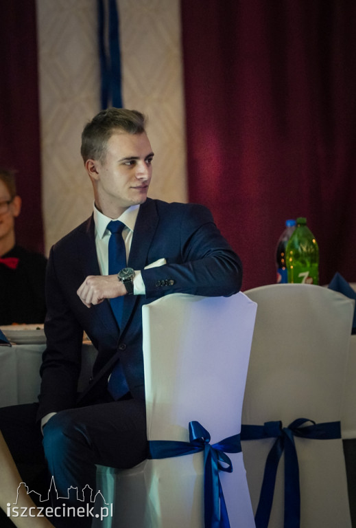 Studniówka 2020. Na balu maturalnym bawili się uczniowie ekonomika