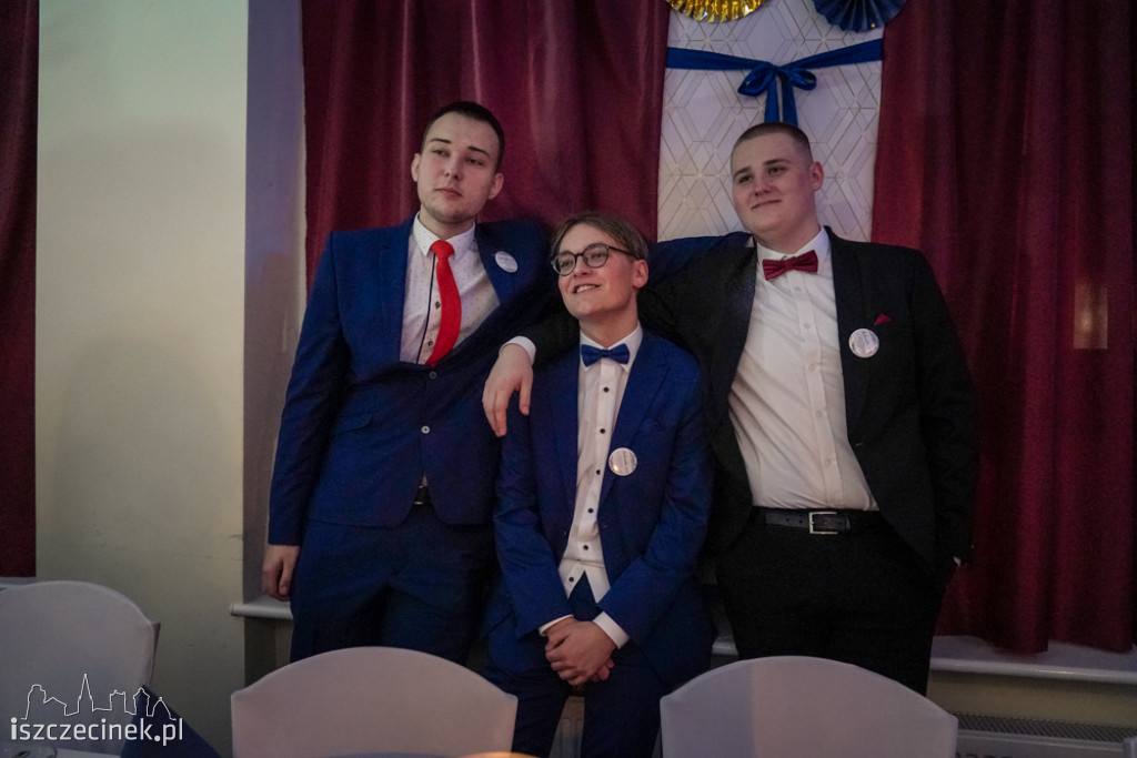 Studniówka 2020. Na balu maturalnym bawili się uczniowie ekonomika