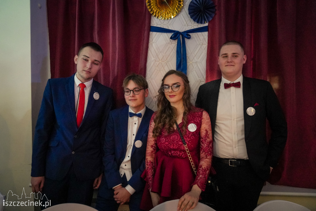 Studniówka 2020. Na balu maturalnym bawili się uczniowie ekonomika
