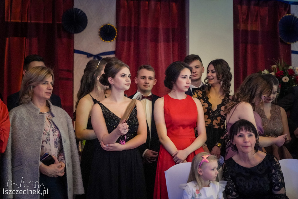 Studniówka 2020. Na balu maturalnym bawili się uczniowie ekonomika