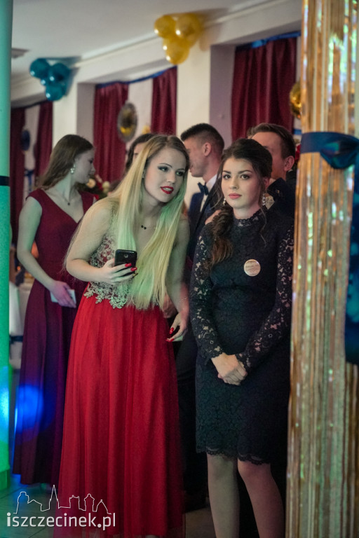 Studniówka 2020. Na balu maturalnym bawili się uczniowie ekonomika