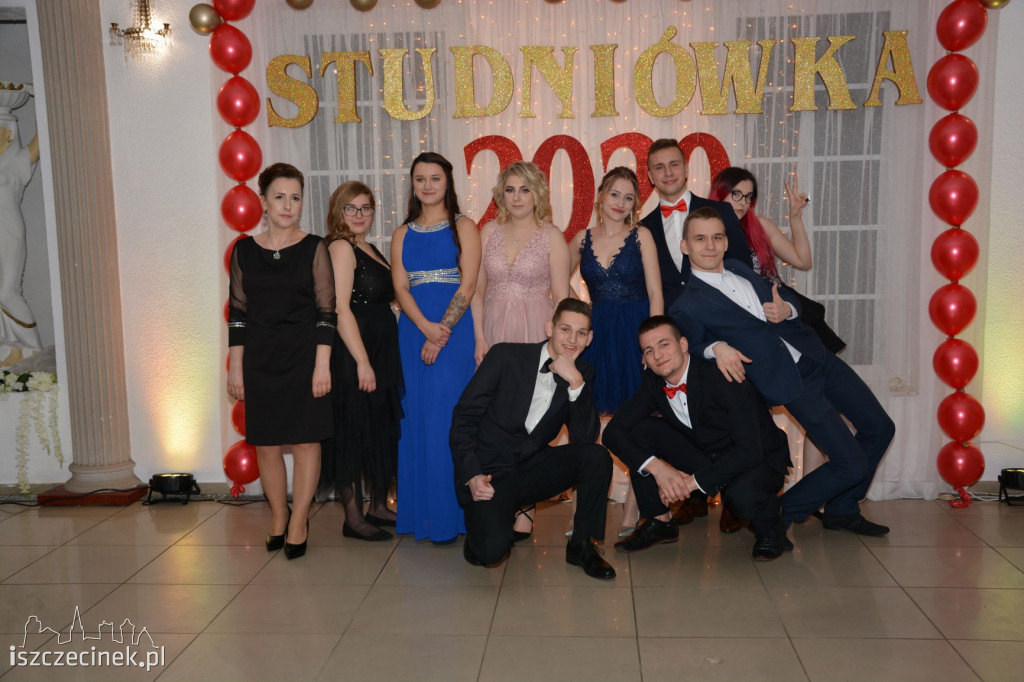 Studniówka w Zespole Szkół rr 7 w Białym Borze
