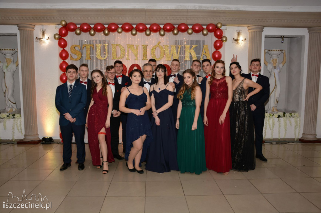 Studniówka w Zespole Szkół rr 7 w Białym Borze