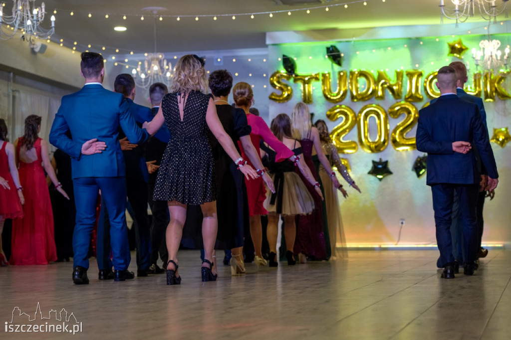 Studniówka maturzystów z Zespołu Szkół Technicznych w Szczecinku