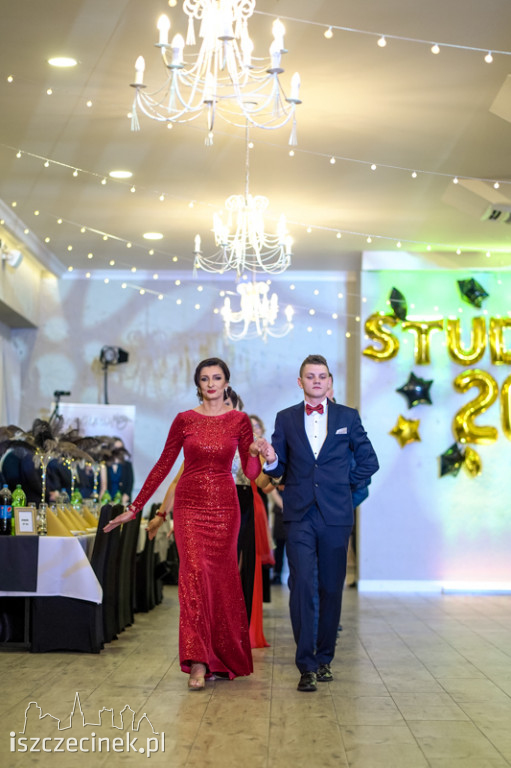 Studniówka maturzystów z Zespołu Szkół Technicznych w Szczecinku